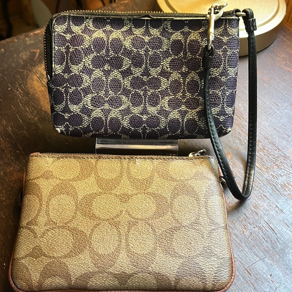 Coach Wristlet Khaki/Saddle Signature PV.  Coach Wristlet in Blue Midnight. - Picture 4 of 5